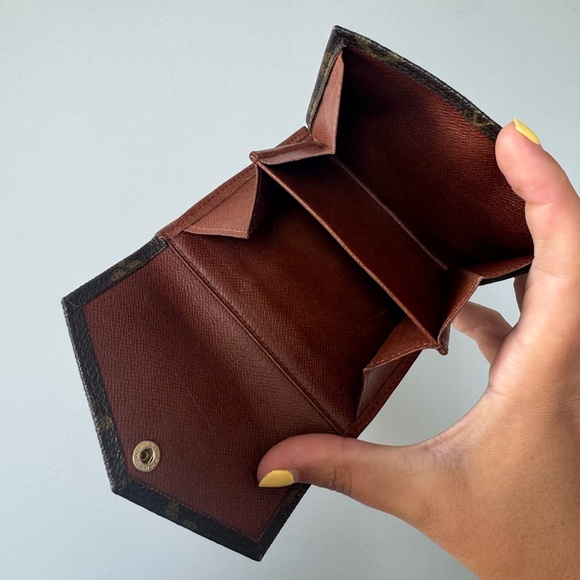 Louis Vuitton Wallet - Picture 4 of 8